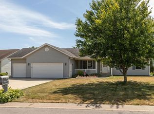 325 5th Ave SE, Plainview, MN 55964