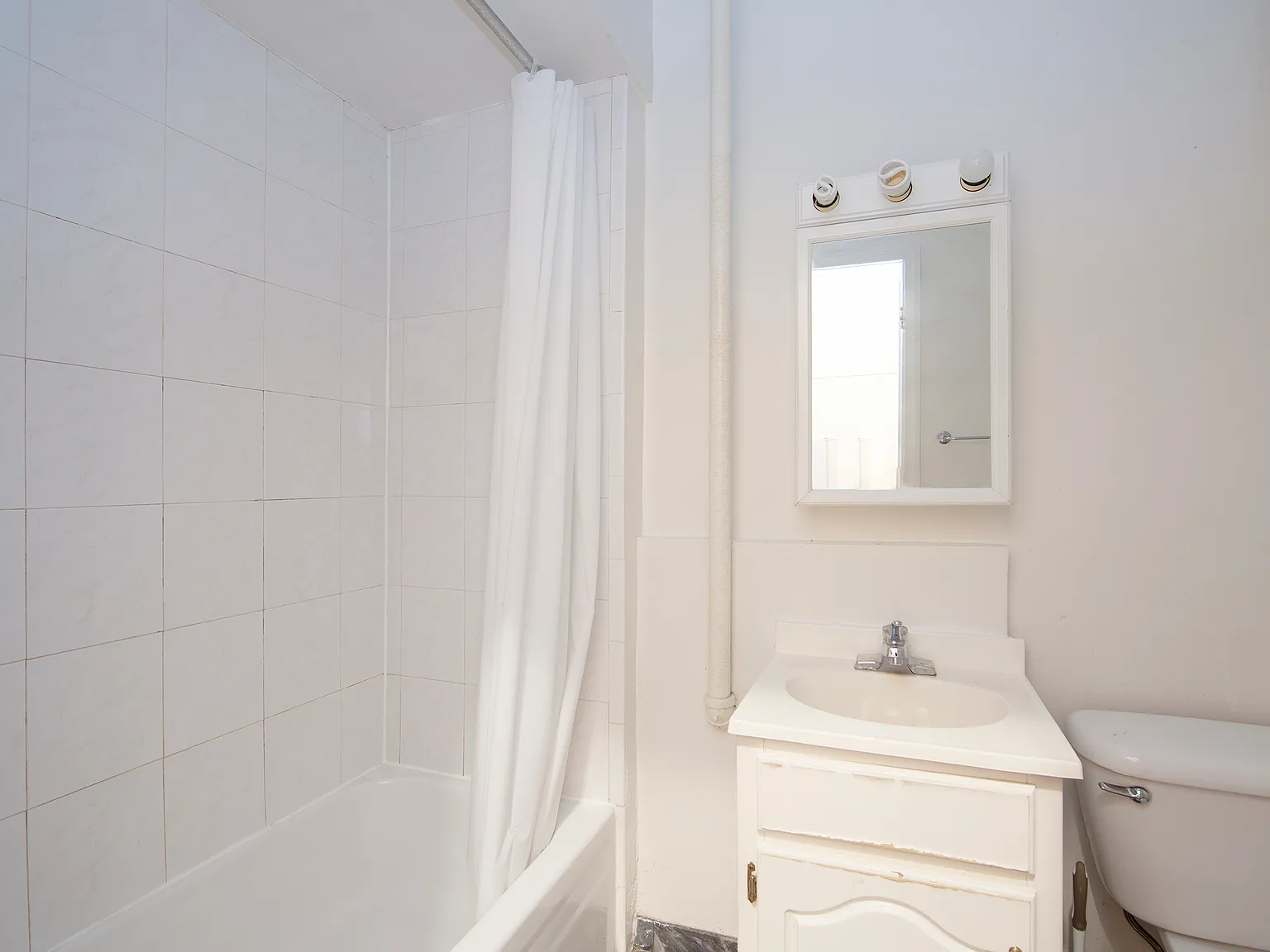 228 East 5th Street — Photo 4