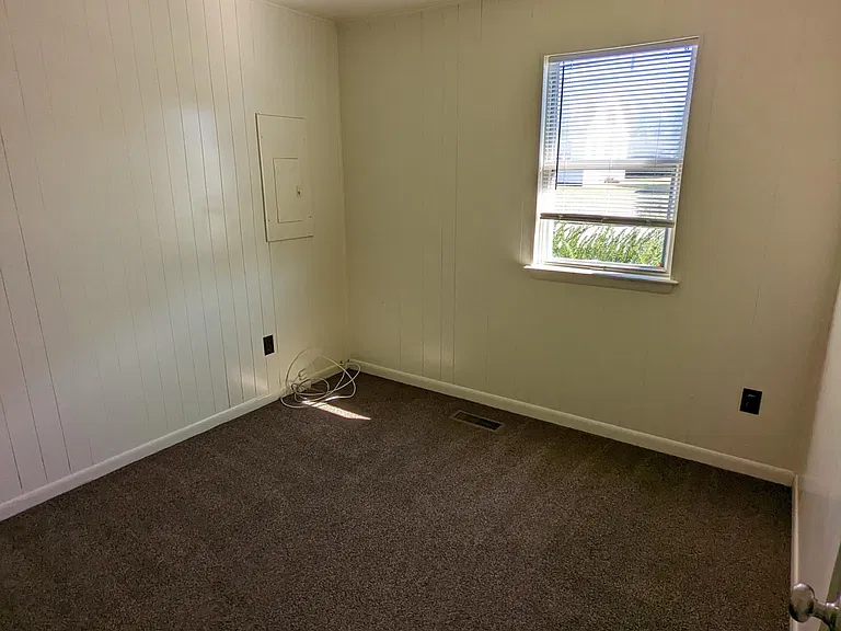 410 Liberty St — Photo 12
