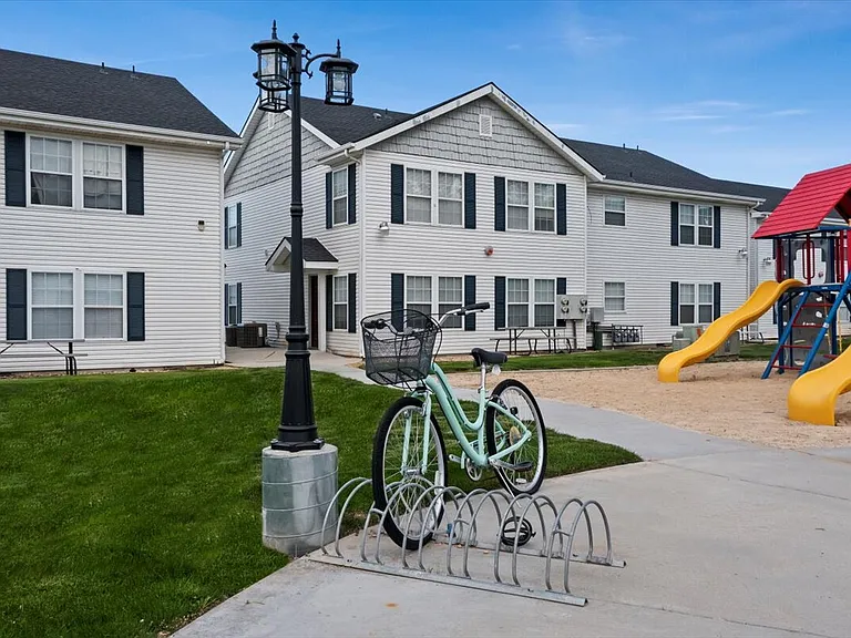 120 Davis Ave #101 — Photo 4