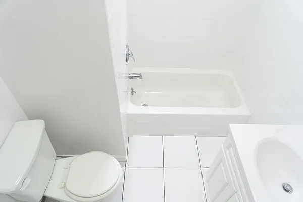 Rented by MD NYC Management LLC | media 21