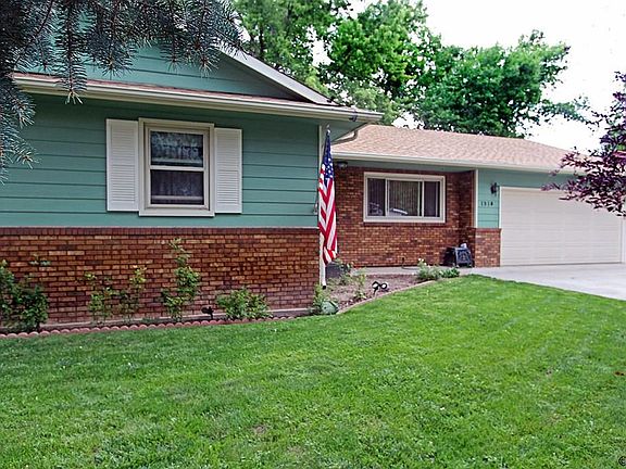 2nd image of 1310 Flora Dr