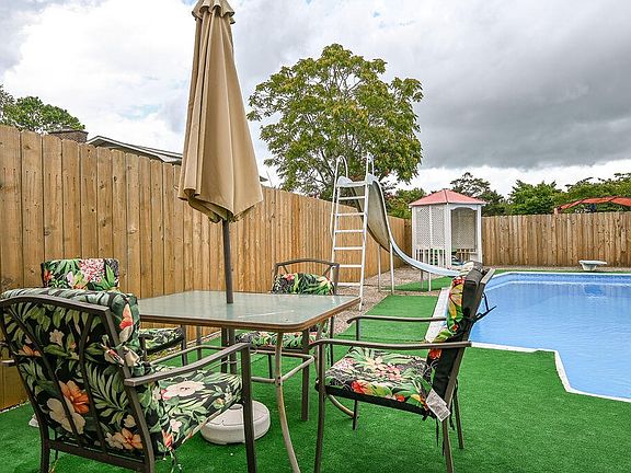 3rd image of 5156 Creek Bend Cir NW