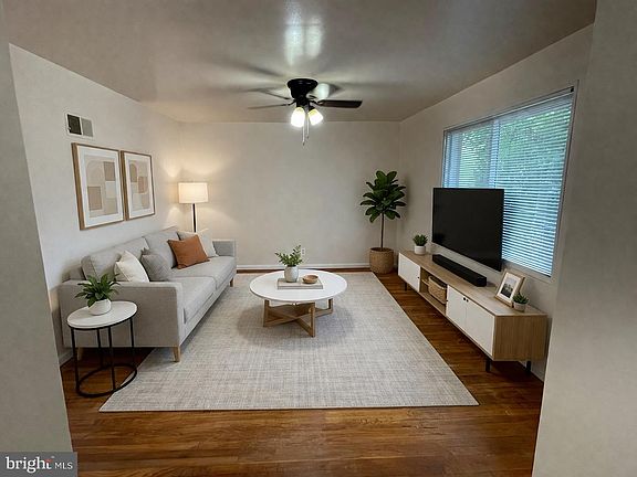 2nd image of 500 17th St NE APT 6