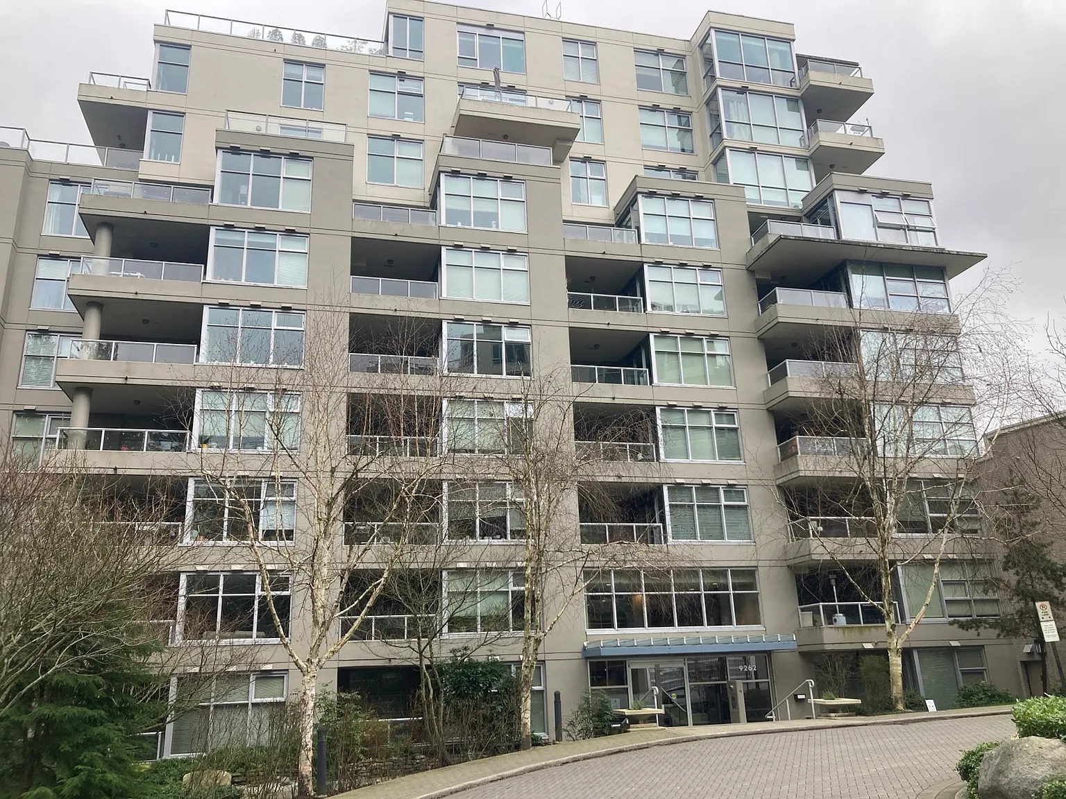  Id#191 Furnished 2br @ Sfu — Photo 1
