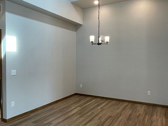 4th image of 2410-2416 E Copalis Pl