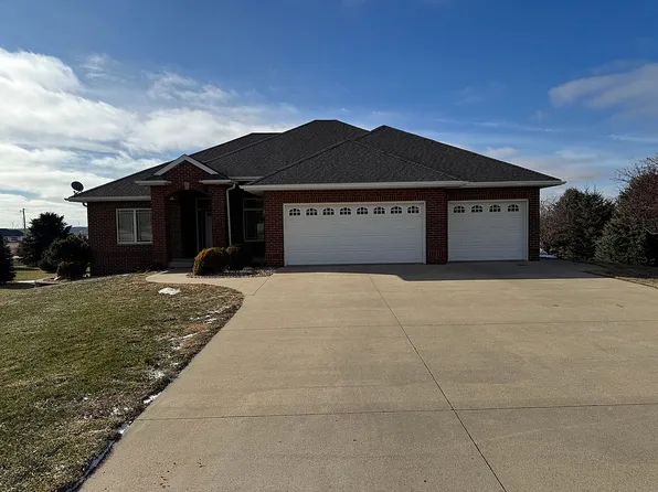 18905 161st Ave, Manchester, IA 52057