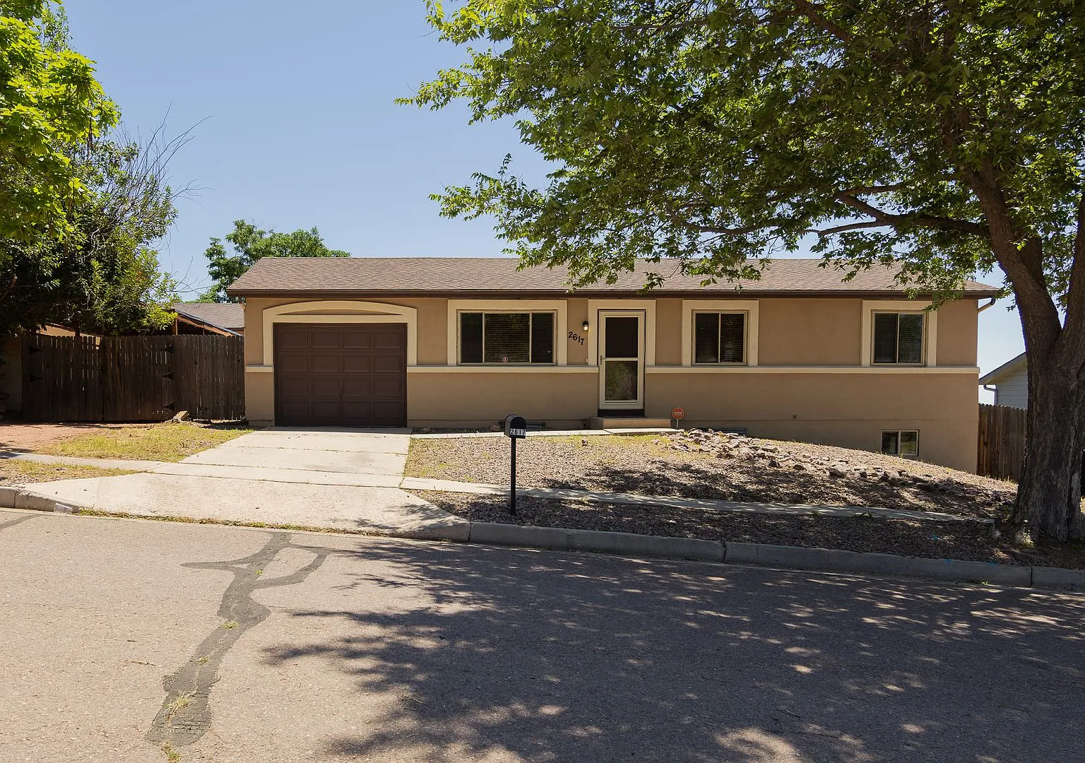 5 Bedroom Rancher in Vista Grande Terrace — Photo 2
