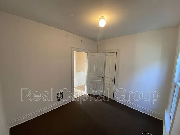 408 Woodlawn Ave #2 — Photo 10