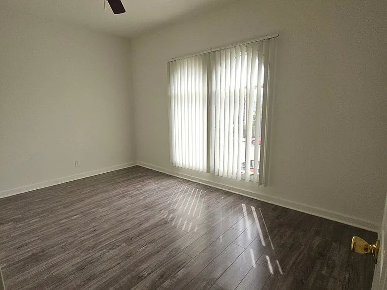 828 S Glendale Ave #11 — Photo 5