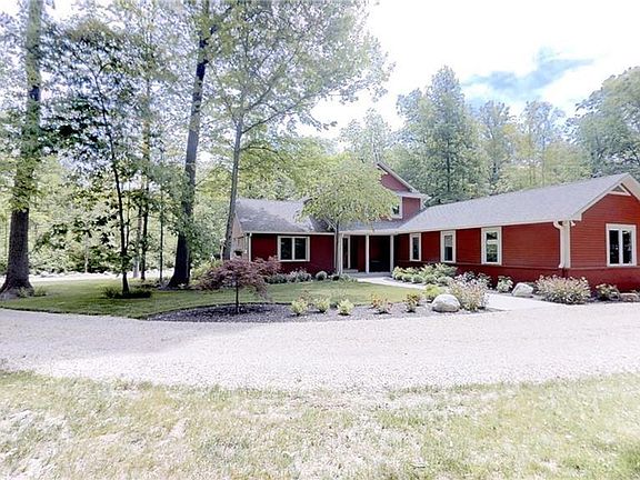 3rd image of 672 W Russell Lake Dr