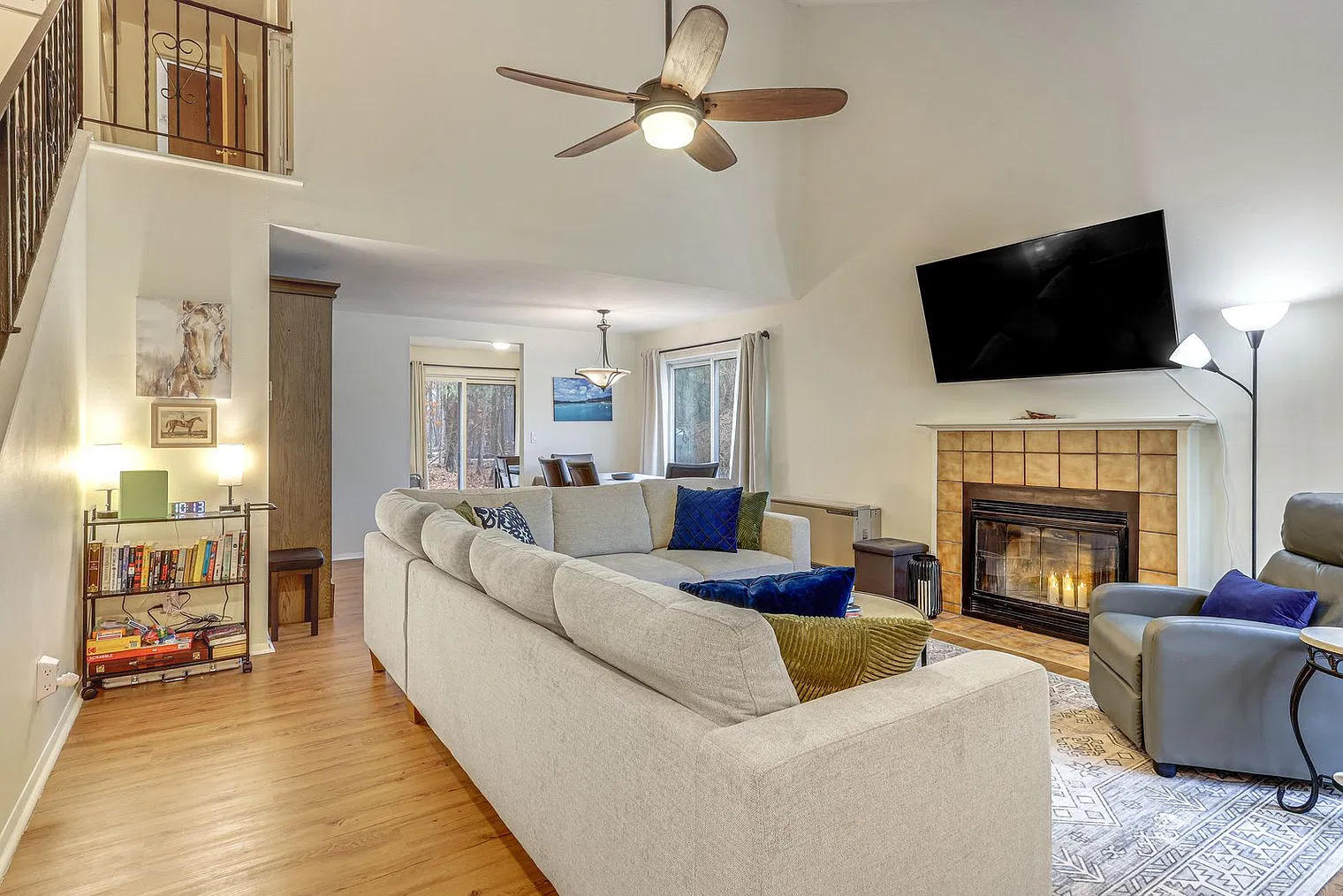 2 bed, 1.0 bath, 1259 sqft, $3,667 — Photo 1