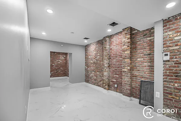 Rented by Coroi Corp | media 12