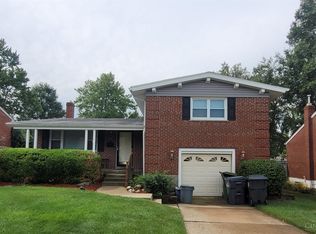 5697 Windview Dr, Cincinnati, OH 45248
