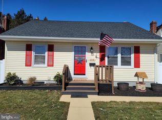 215 Wecaf Rd, New Holland, PA 17557