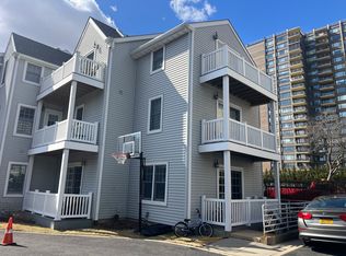 16715 Powells Cove Blvd #29, Whitestone, NY 11357