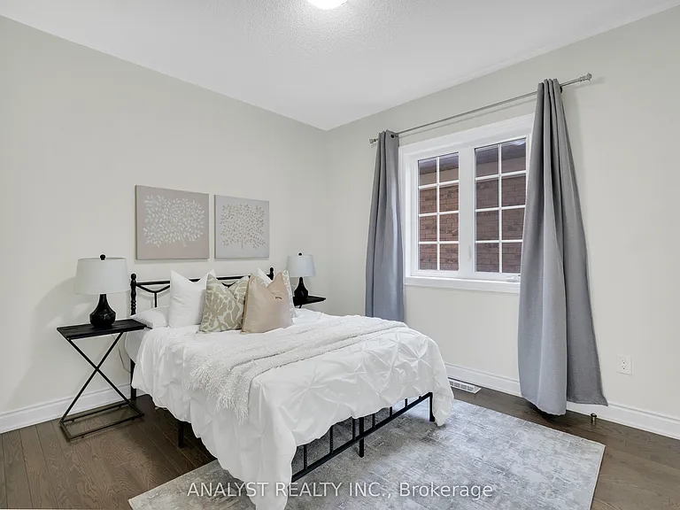 61 Ross Vennare Cres — Photo 31