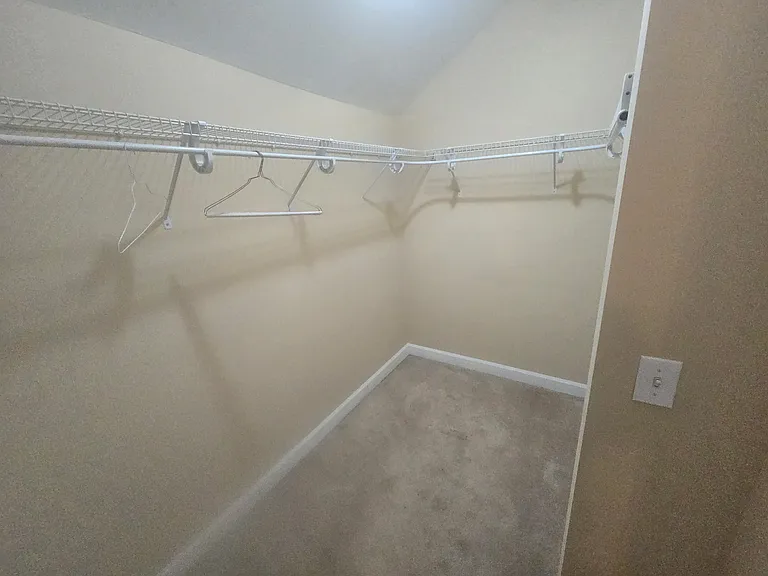 326 Stratford Dr — Photo 11