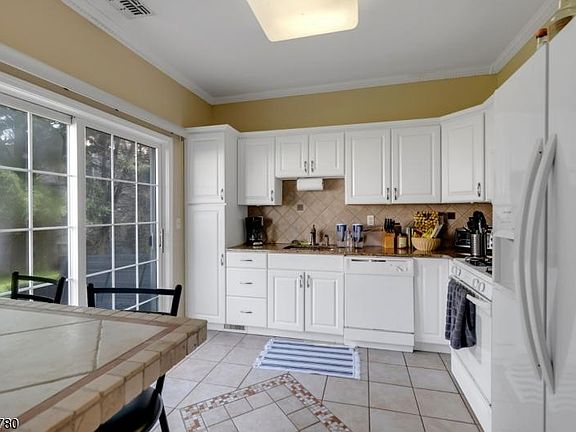3rd image of 116 Barclay Dr