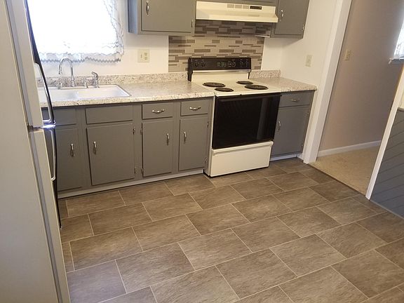 4th image of 2707 Diplomat Dr