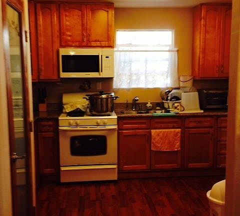 4th image of 1411 N Victoria Ct