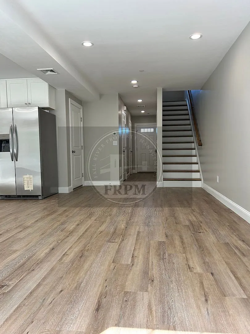 3 bed, 2.5 bath, 1672 sqft, $3,000 — Photo 4