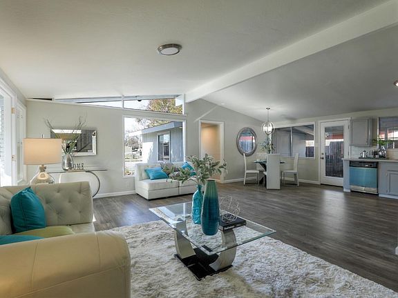 4th image of 1898 Seaview Dr