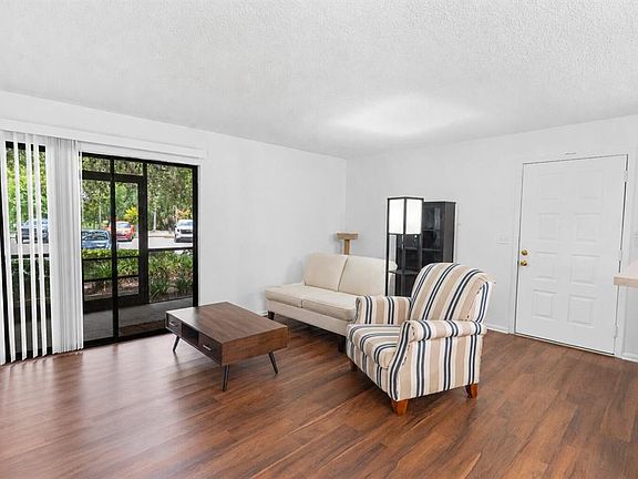 3rd image of 6018 Laketree Ln APT E