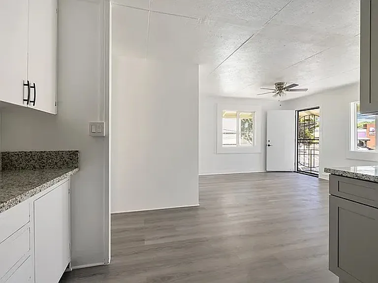 718 Kamuela Ave — Photo 4