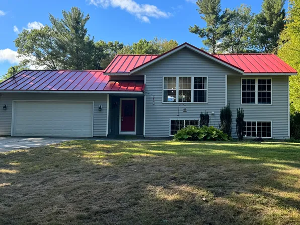 13711 Stanton St, West Olive, MI 49460