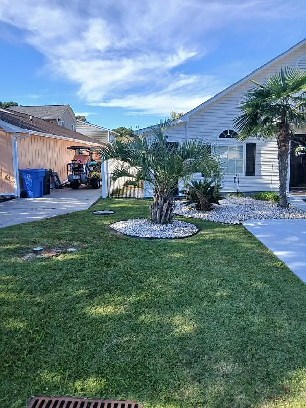 3 bed, 1215 sqft, $1,900 — Photo 3