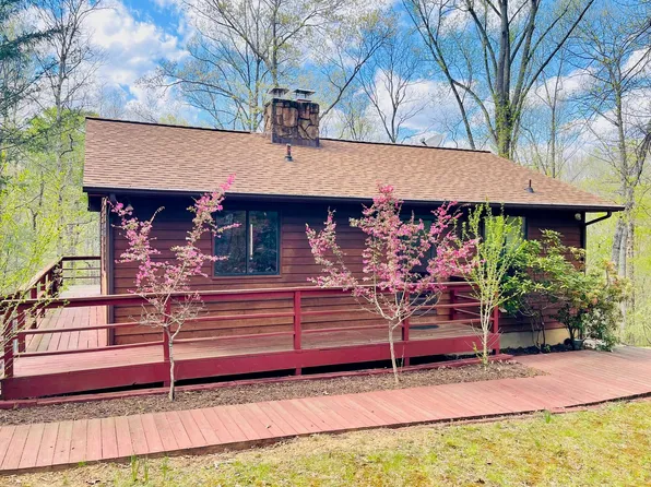 103 Cables Ct, Goodview, VA 24095