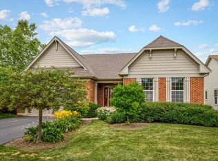 2330 Creekwood Dr, Mundelein, IL