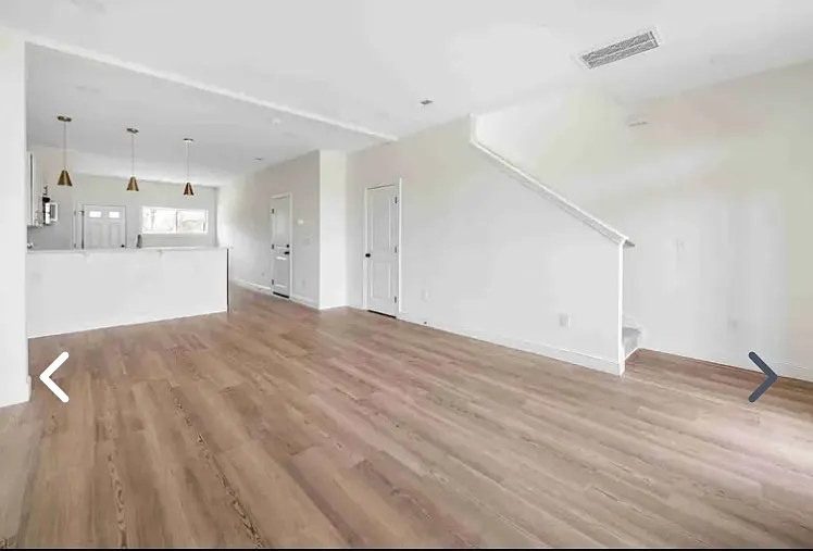395 Church St N — Photo 7