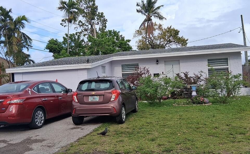 1st image of 1519 S 24th Terrace