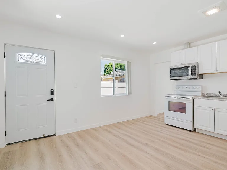 13138 Corcoran St — Photo 2