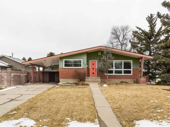 222 E 27th St S, Lethbridge, AB T1J 3R6