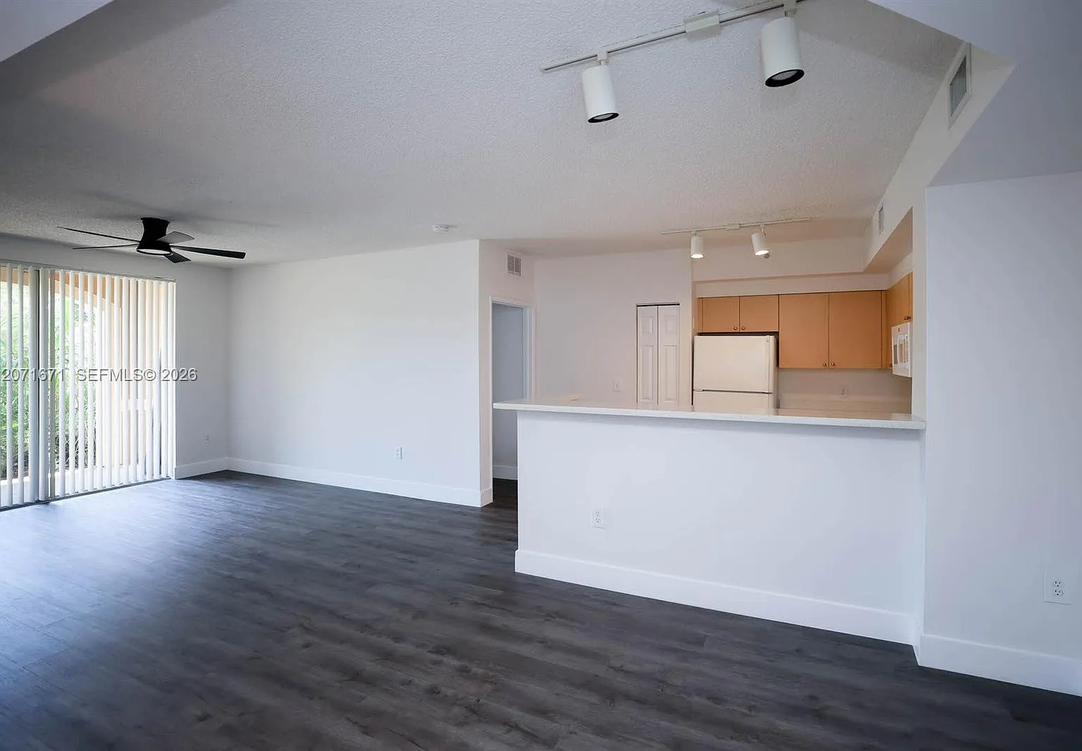 El-Ad Nob Hill Condo — Photo 3