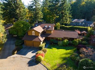 651 Hunters Pointe Dr, Bellingham, WA 98225