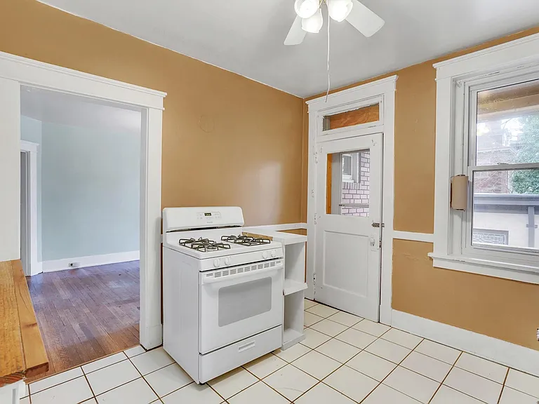 5528 Beverly Pl #2 — Photo 8