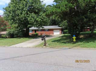 2213 Juniper Dr, Knoxville, TN 37912