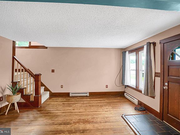 5th image of 107 Limestone St
