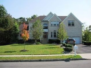 2 Amanda Ct, Manalapan, NJ 07726