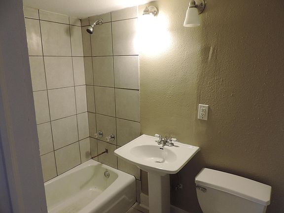 4th image of 925 Thalia St