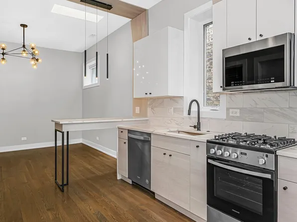 721 W Melrose St #3R, Chicago, IL 60657