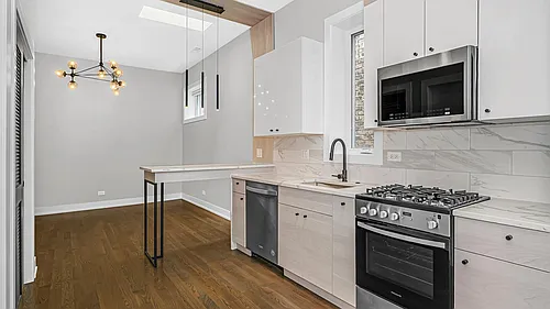 721 W Melrose St #3R Photo 1 721 W Melrose St #3R Photo 1