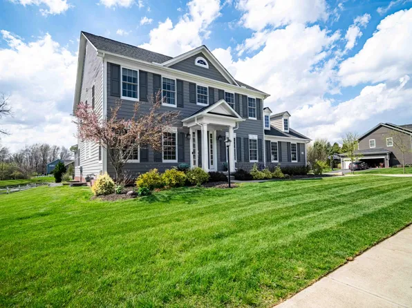 7425 Steeplechase Ln, New Albany, OH 43054