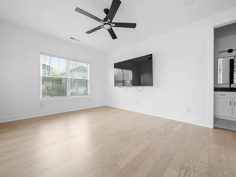338 Ewing Dr #A — Photo 10