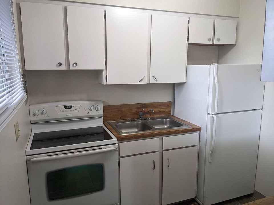 1st image of 5929 N Lombard St APT 7