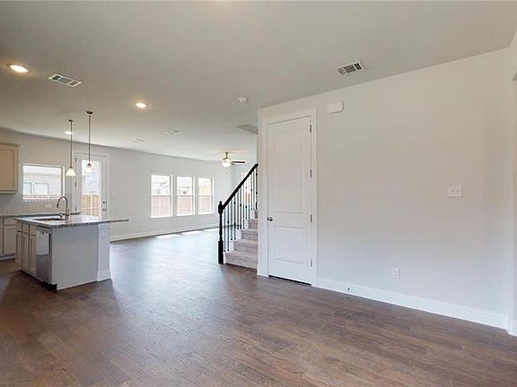 4th image of 4728 Cash Dr